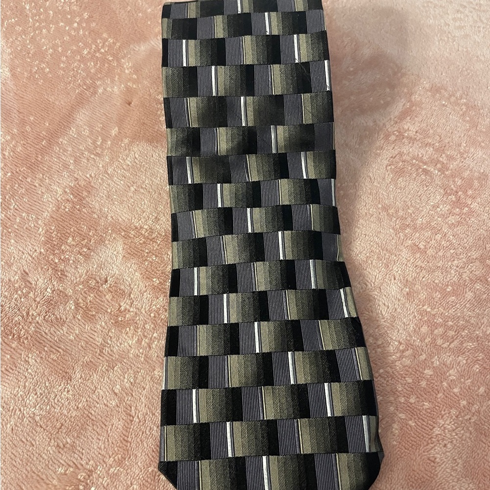 Elegant Black and Green Checkered Tie